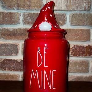 Rae Dunn Valentines Be Mine Cookie Jar
